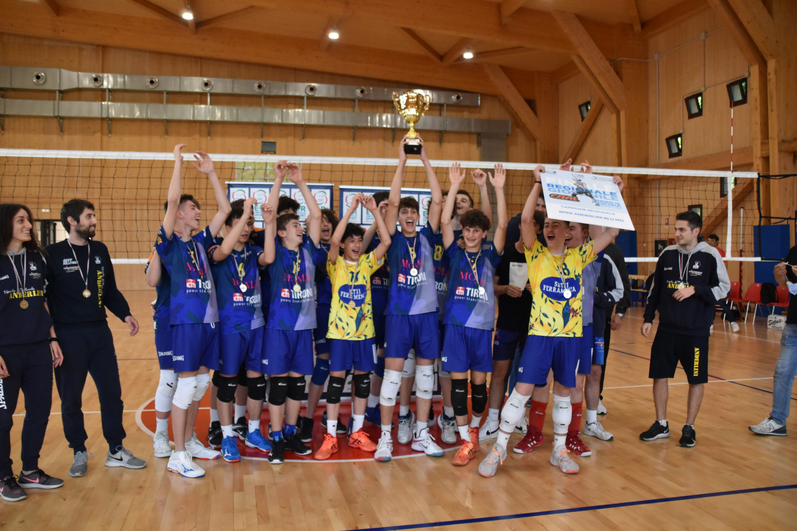 DOMENICA BESTIALE L ANDERLINI BLU CAMPIONE REGIONALE UNDER 15